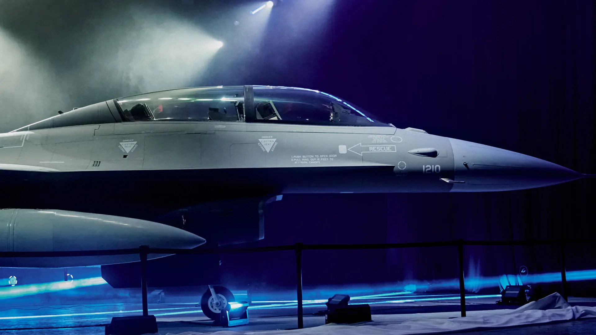 Primer f16 que llego a Argentina