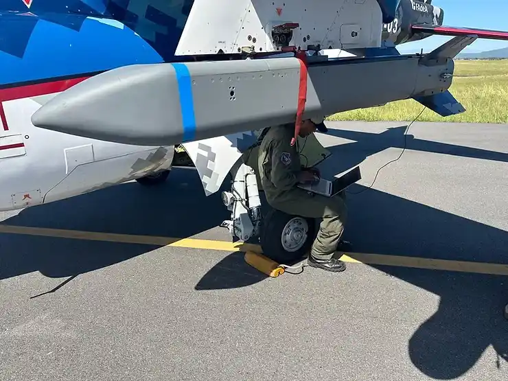 Bomba Dardo 3 montada en un IA-63 Pampa III