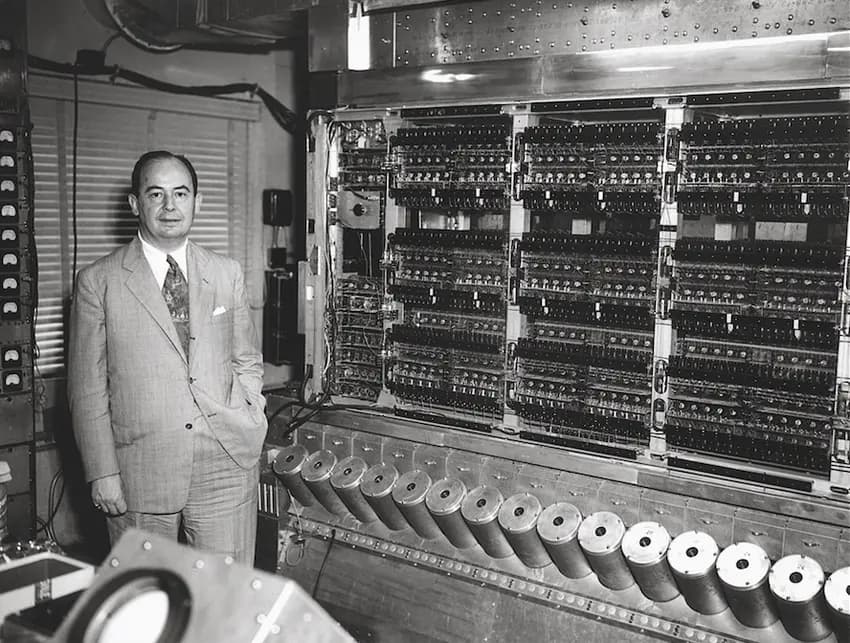Jhon von Neumann y la EDVAC